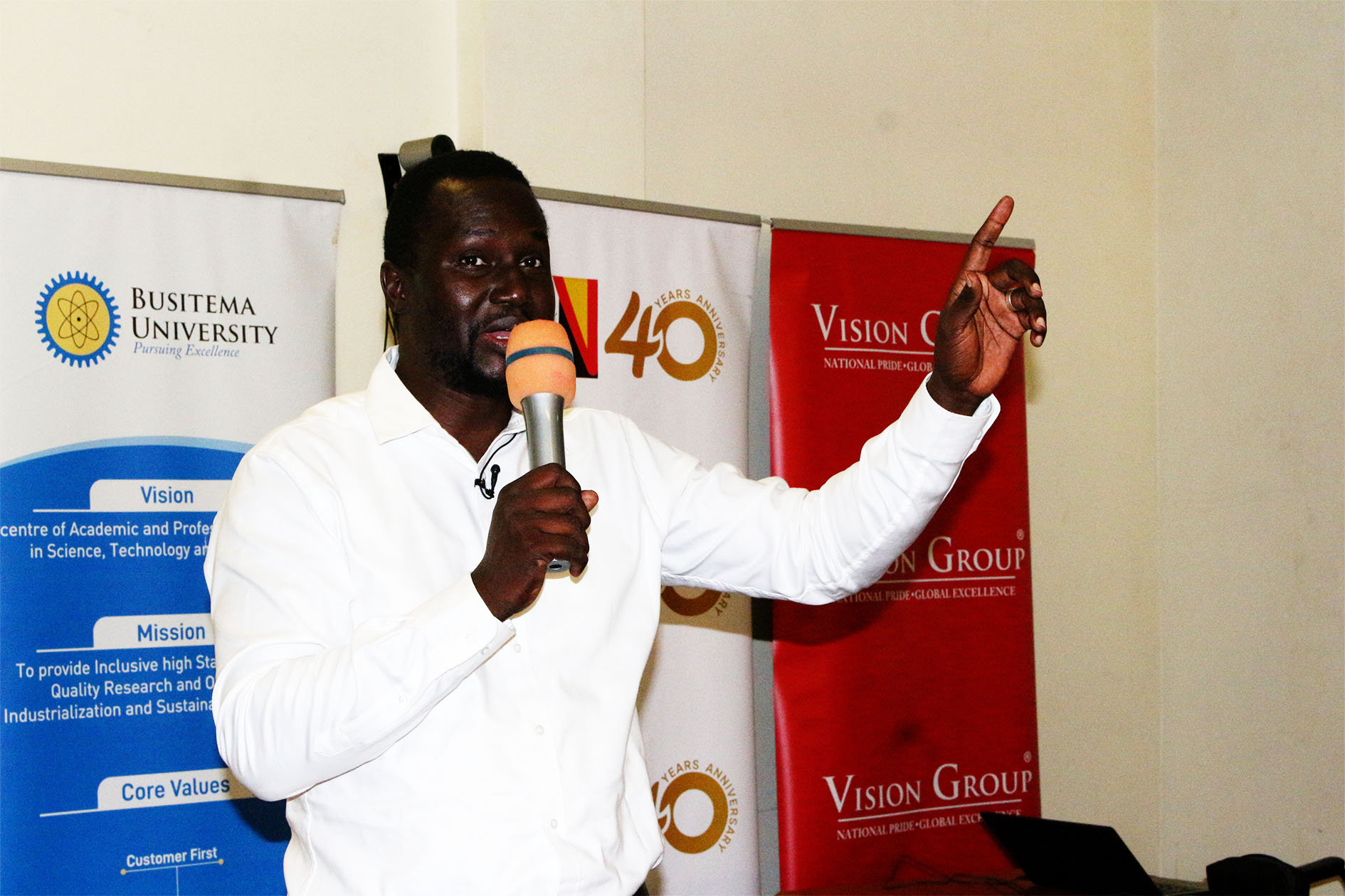 Mr. Adii, orients students on the Ultimate University Quiz programme