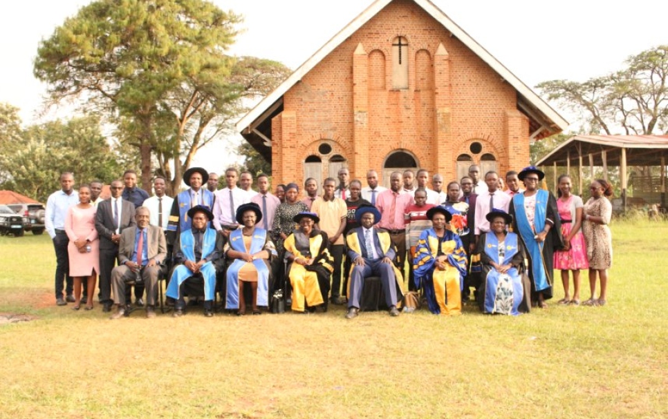 Group photo with the 2025 Bachelor of Anesthesia freshers at the Faculty of Health Sciences